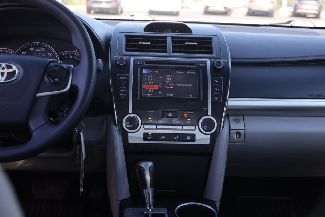 Toyota Camry Vehicle Image 22
