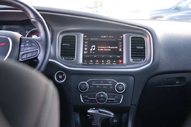 Dodge Charger Vehicle Full-screen Gallery Image 23