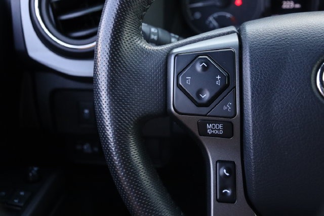 Toyota Tacoma 4WD Vehicle Image 11