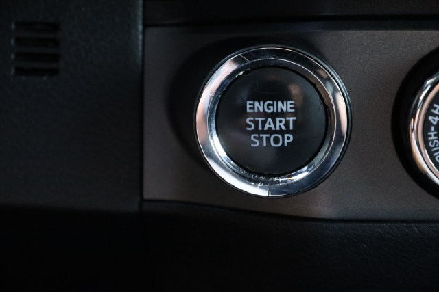 Toyota Tacoma 4WD Vehicle Image 14