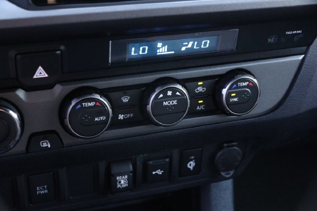 Toyota Tacoma 4WD Vehicle Image 18