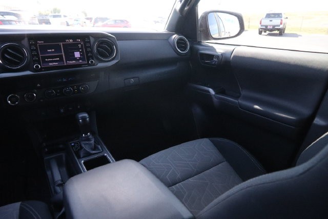 Toyota Tacoma 4WD Vehicle Image 25