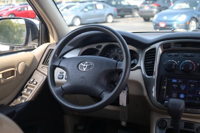 Toyota Highlander Vehicle Image 09