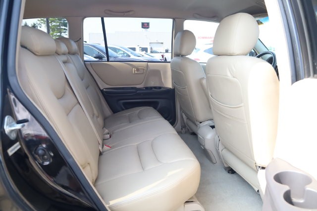 Toyota Highlander Vehicle Image 11