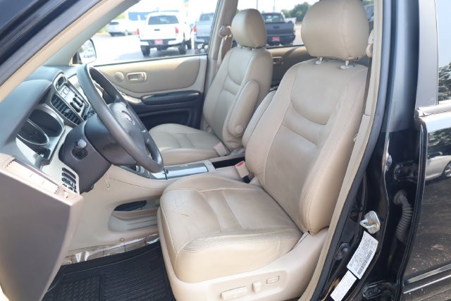 Toyota Highlander Vehicle Image 13