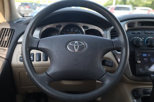 Toyota Highlander Vehicle Image 21