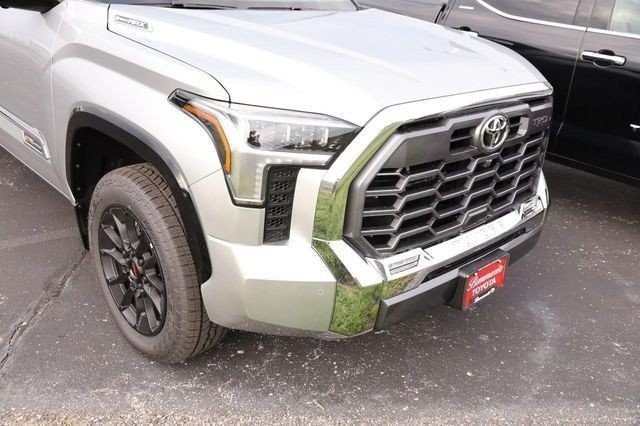 Toyota Tundra 4WD Vehicle Full-screen Gallery Image 5