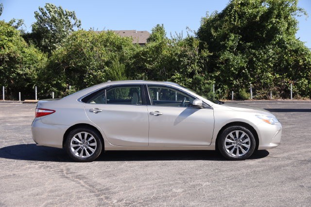 Toyota Camry Vehicle Image 05