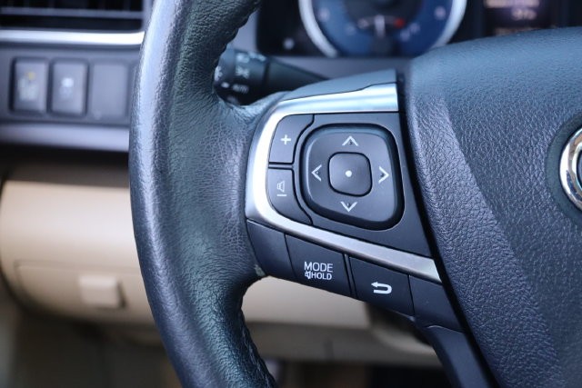 Toyota Camry Vehicle Image 12