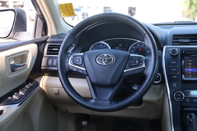 Toyota Camry Vehicle Image 24