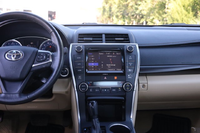 Toyota Camry Vehicle Image 25