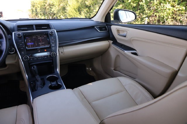 Toyota Camry Vehicle Image 26