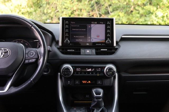 Toyota RAV4 Vehicle Full-screen Gallery Image 26