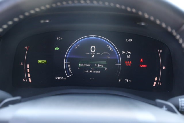 Toyota Camry Vehicle Full-screen Gallery Image 13
