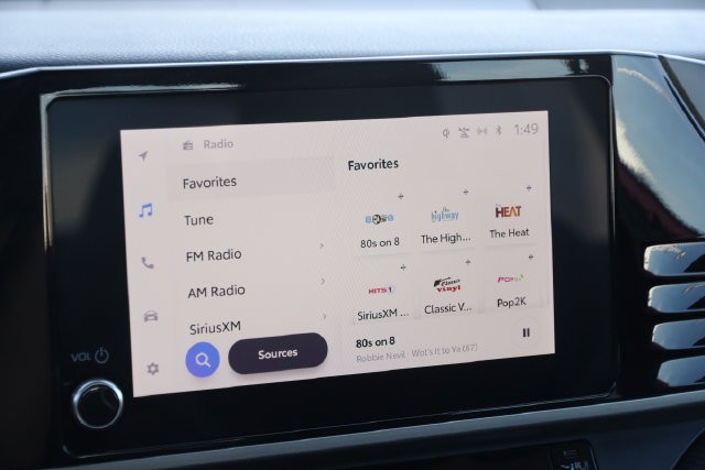 Toyota Camry Vehicle Full-screen Gallery Image 16
