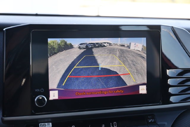 Toyota Camry Vehicle Full-screen Gallery Image 17