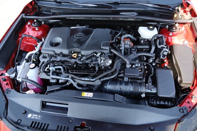 Toyota Camry Vehicle Full-screen Gallery Image 28