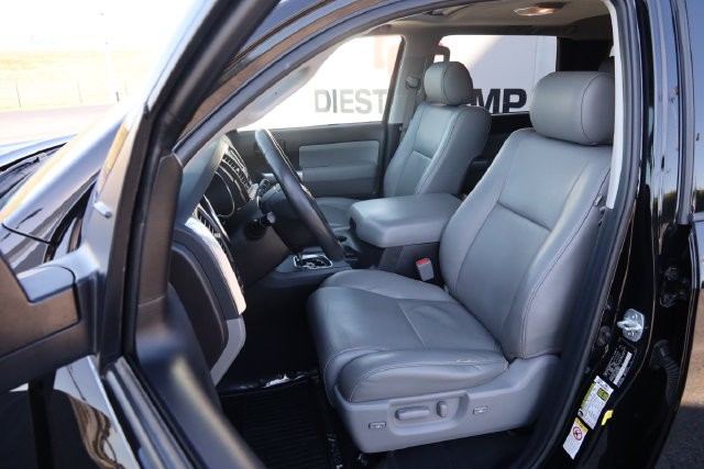 Toyota Sequoia Vehicle Full-screen Gallery Image 10