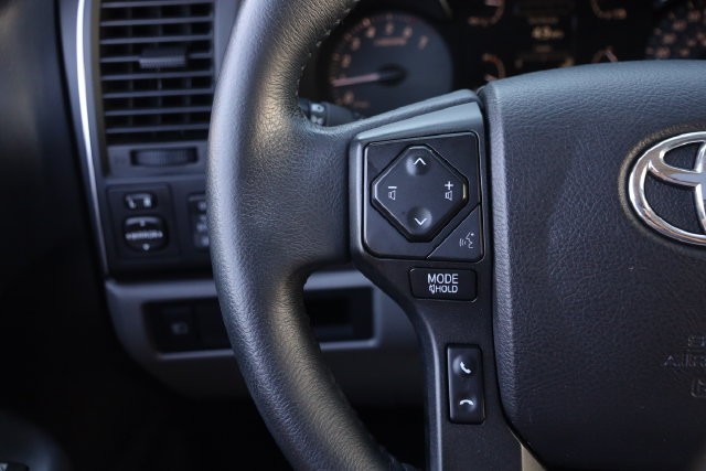Toyota Sequoia Vehicle Full-screen Gallery Image 14