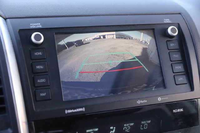 Toyota Sequoia Vehicle Full-screen Gallery Image 19