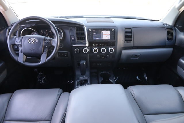 Toyota Sequoia Vehicle Full-screen Gallery Image 27