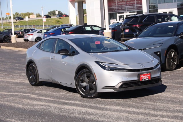 Toyota Prius Vehicle Image 02