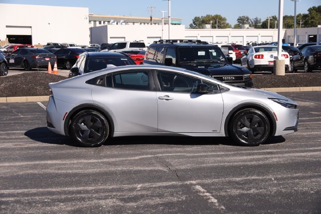 Toyota Prius Vehicle Image 05