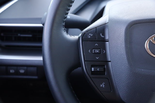 Toyota Prius Vehicle Image 11
