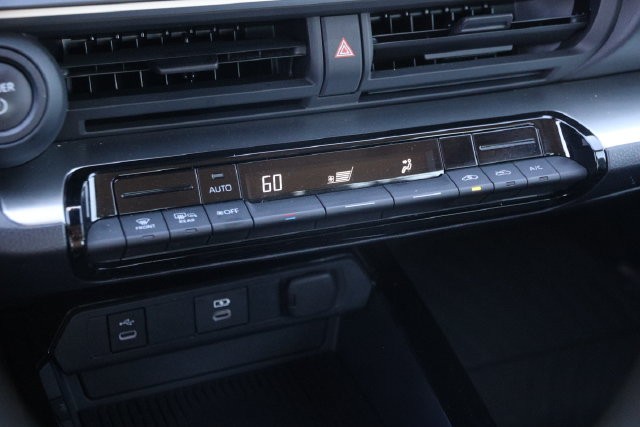 Toyota Prius Vehicle Image 17