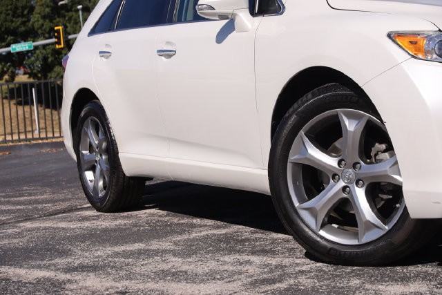 Toyota Venza Vehicle Image 03