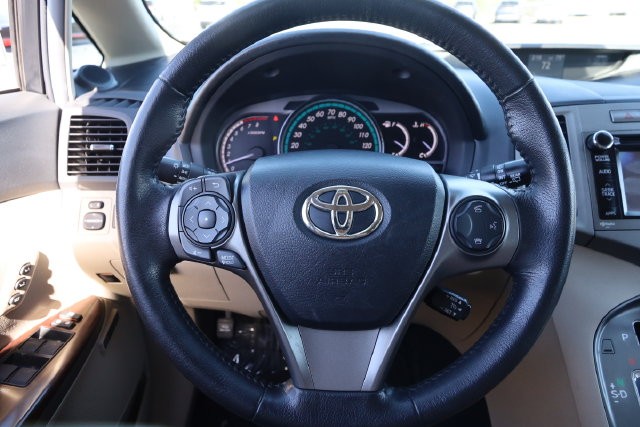 Toyota Venza Vehicle Image 12