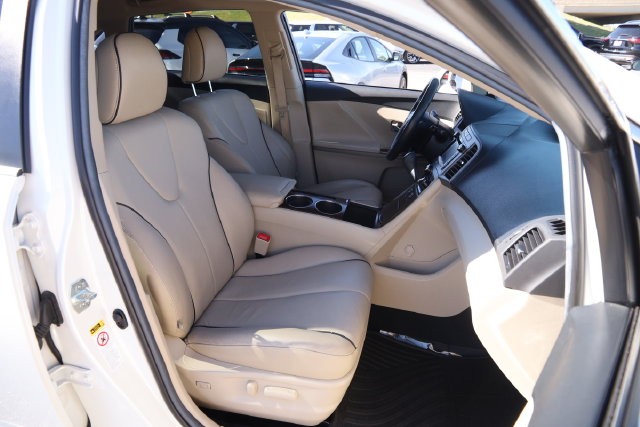 Toyota Venza Vehicle Image 30