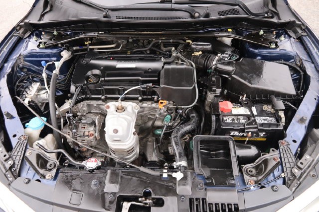 Honda Accord Sedan Vehicle Full-screen Gallery Image 27
