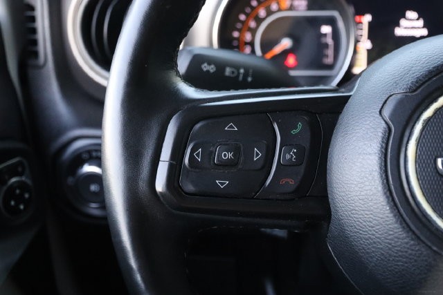 Jeep Wrangler Vehicle Full-screen Gallery Image 11