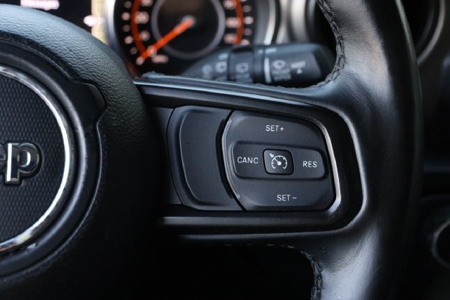 Jeep Wrangler Vehicle Full-screen Gallery Image 12