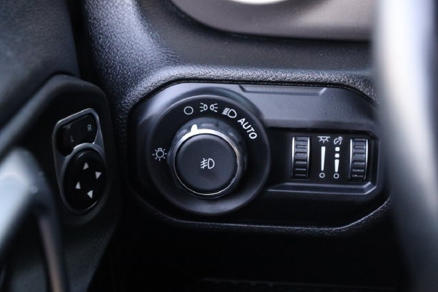 Jeep Wrangler Vehicle Full-screen Gallery Image 20