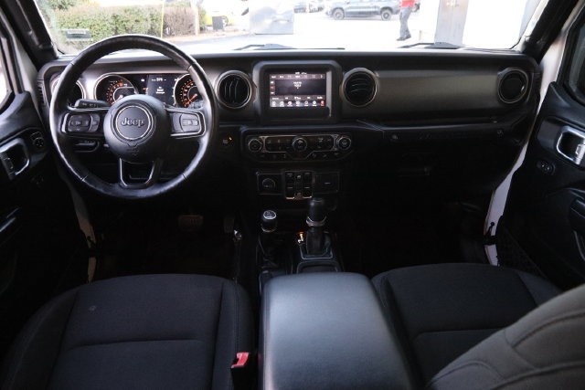Jeep Wrangler Vehicle Full-screen Gallery Image 21