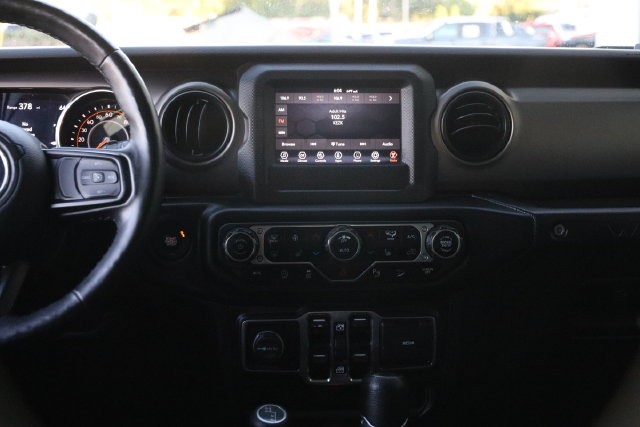 Jeep Wrangler Vehicle Full-screen Gallery Image 24