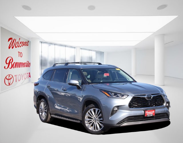 Toyota Highlander Vehicle Image 02