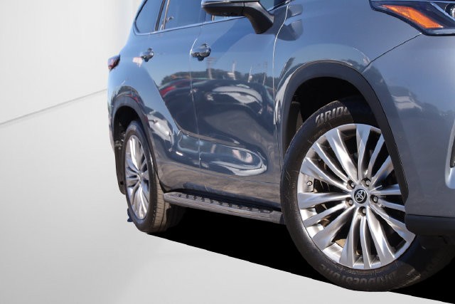 Toyota Highlander Vehicle Image 03