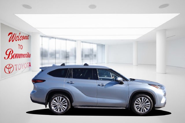 Toyota Highlander Vehicle Image 05