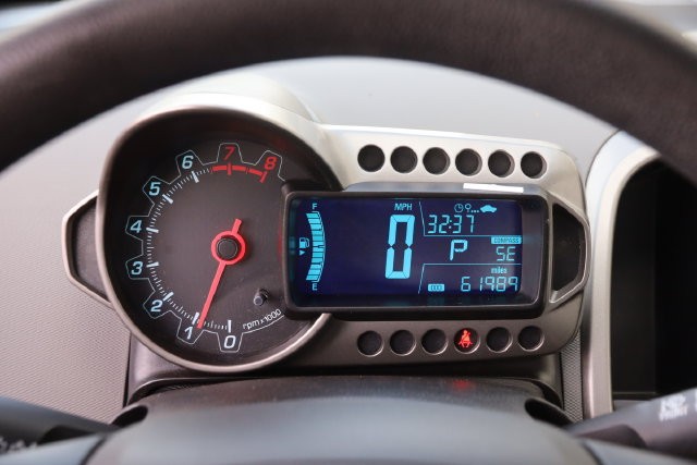 Chevrolet Sonic Vehicle Full-screen Gallery Image 10