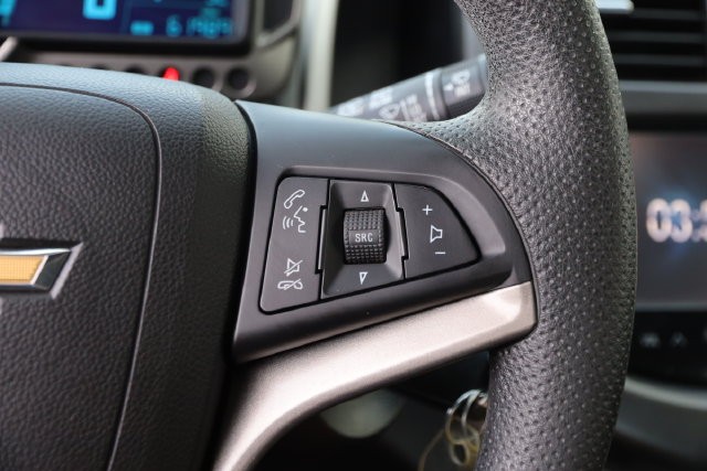 Chevrolet Sonic Vehicle Full-screen Gallery Image 11