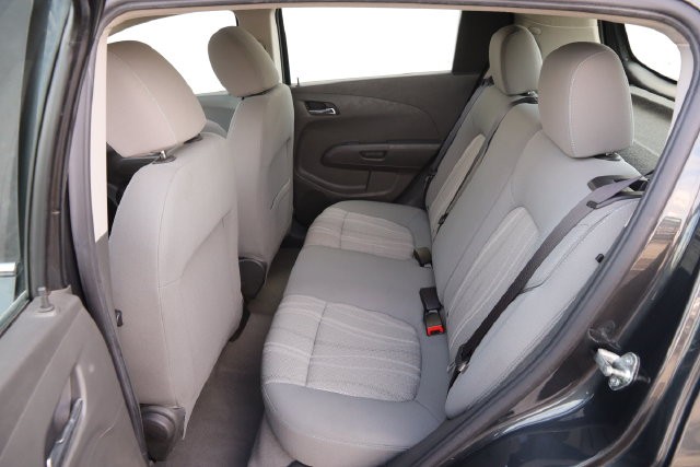Chevrolet Sonic Vehicle Full-screen Gallery Image 14