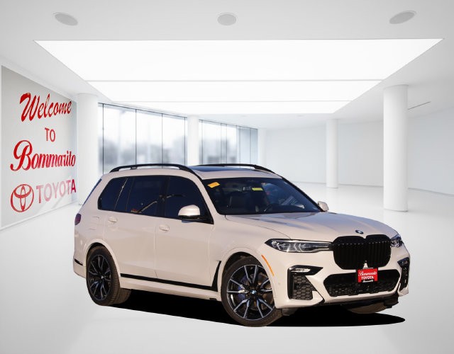 BMW X7 Vehicle Full-screen Gallery Image 2