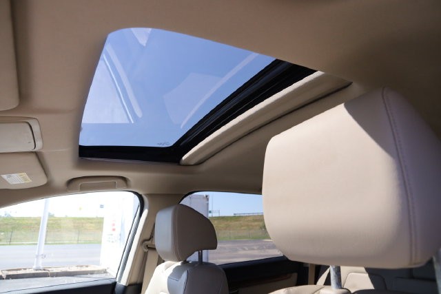 Honda CR-V Vehicle Image 09