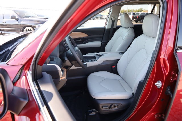 Toyota Grand Highlander Vehicle Image 09
