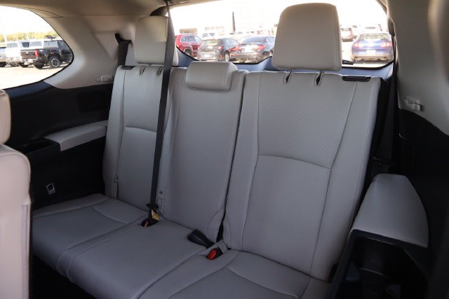 Toyota Grand Highlander Vehicle Image 11