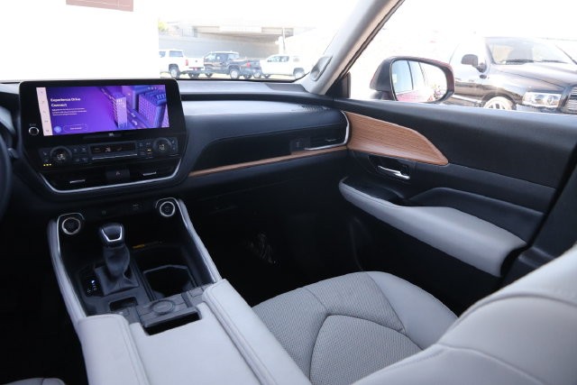 Toyota Grand Highlander Vehicle Image 29
