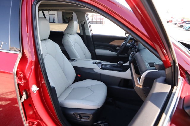 Toyota Grand Highlander Vehicle Image 30